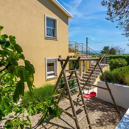 Holiday home Awesome In With 5 Bedrooms, Wifi And Outdoor Swimming Pool Vrh (Krk)